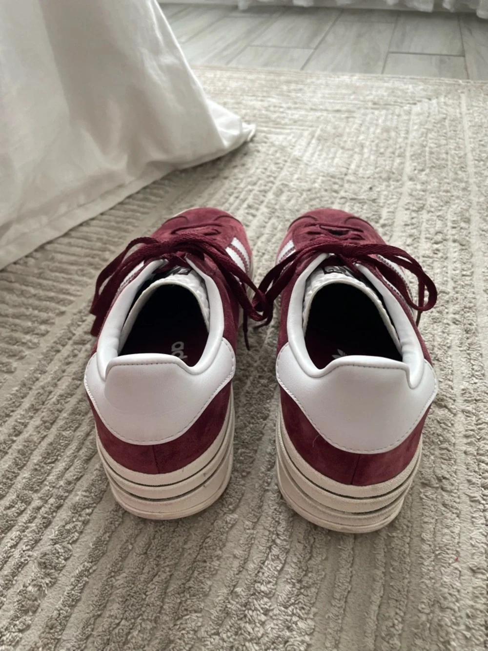 Adidas Gazelle Bold 'Shadow Red White'. Size 8 - Picture 6 of 8